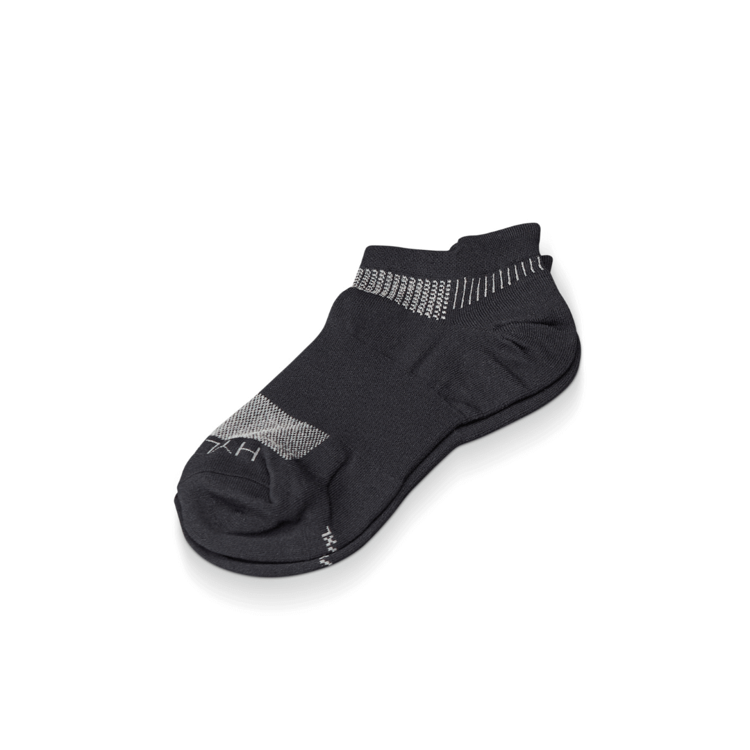 Lightweight black run sock featuring breathable material and arch support for ultimate comfort during training.
